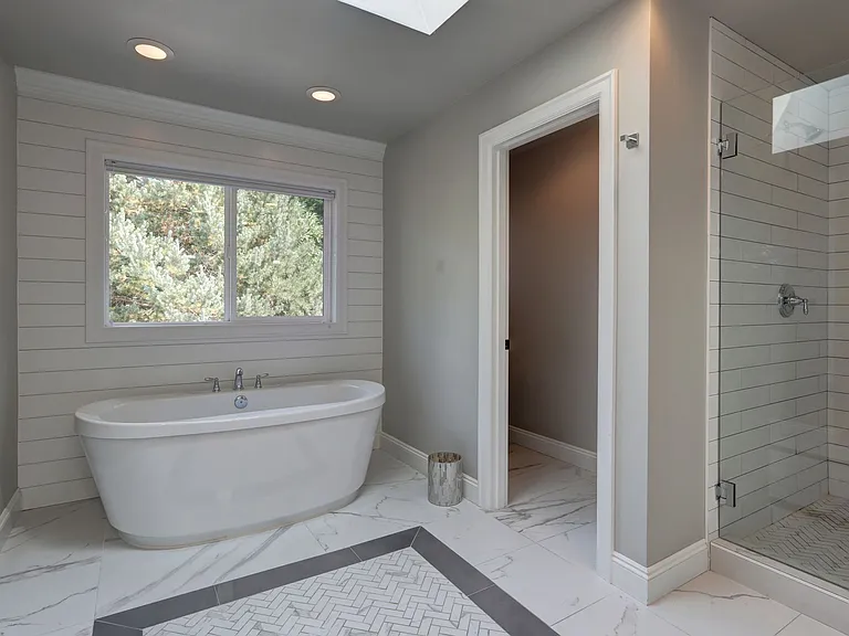 15908 NE 1st St — Photo 24