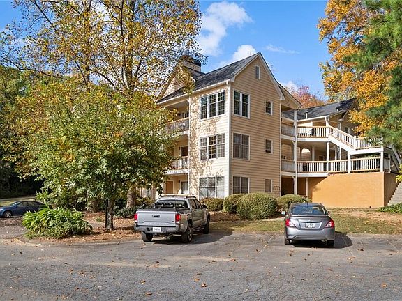 3rd image of 2617 Vineyard Way SE #2617