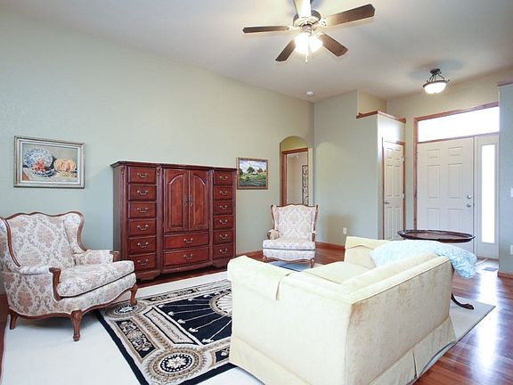 3rd image of 212 S Onewood Dr