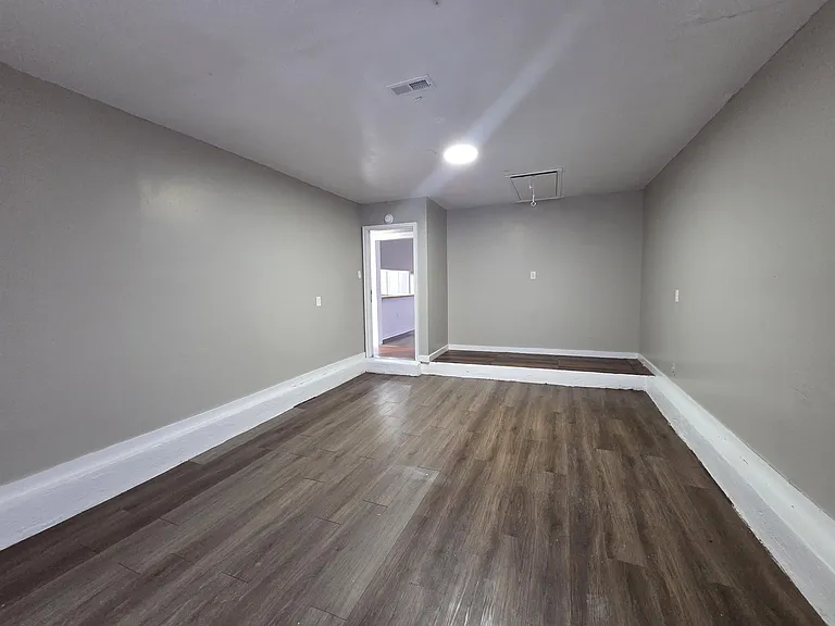 5787 Northland Dr — Photo 2