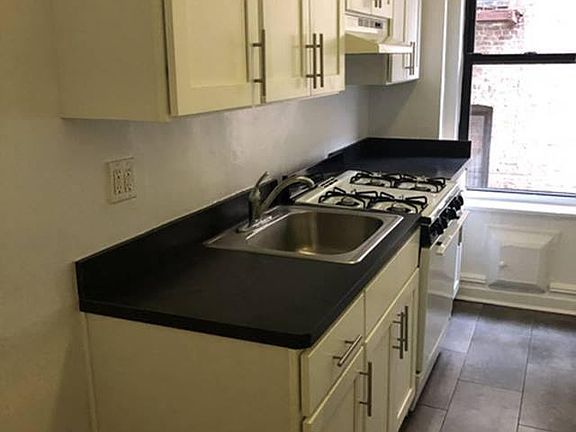 3rd image of 3519 147th St APT 7B