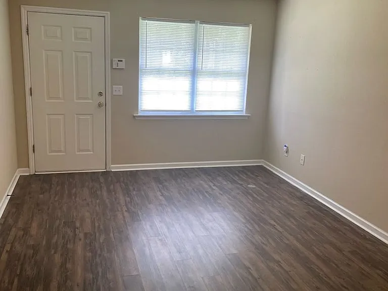 668 Gardner Dr SE — Photo 5