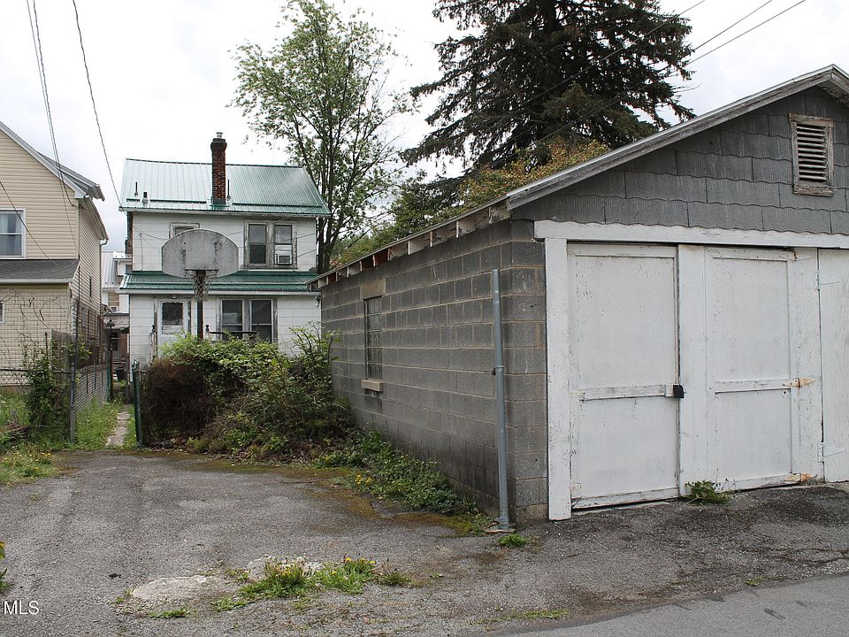 2nd image of 3020 W Chestnut Ave