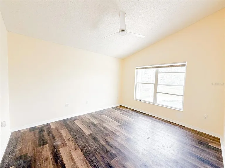 2420 Saint Augustine Blvd — Photo 19