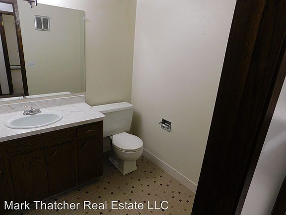 2nd image of 221 Sherry St APT 201