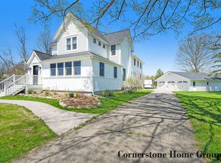 5635 Cascade Rd SE, Grand Rapids, MI 49546