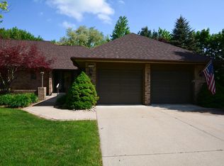 2104 Mapleleaf Dr #38, Midland, MI 48640