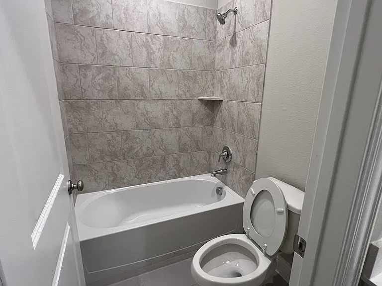 729 Fencerow Trl — Photo 14