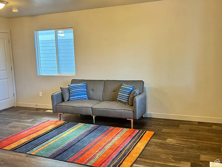 92 E Legacy Pkwy — Photo 2