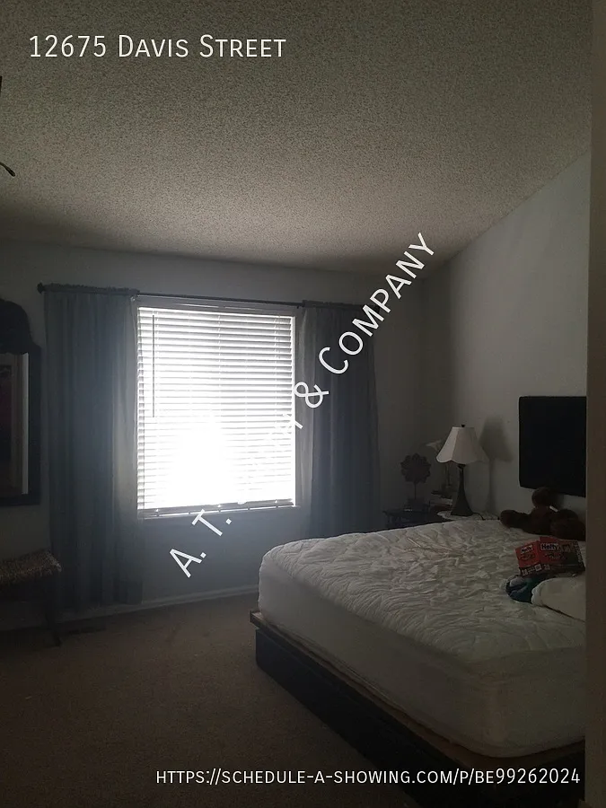 3-Bedroom Tri-Level Home in Brandywine Community Broomfield — Photo 4