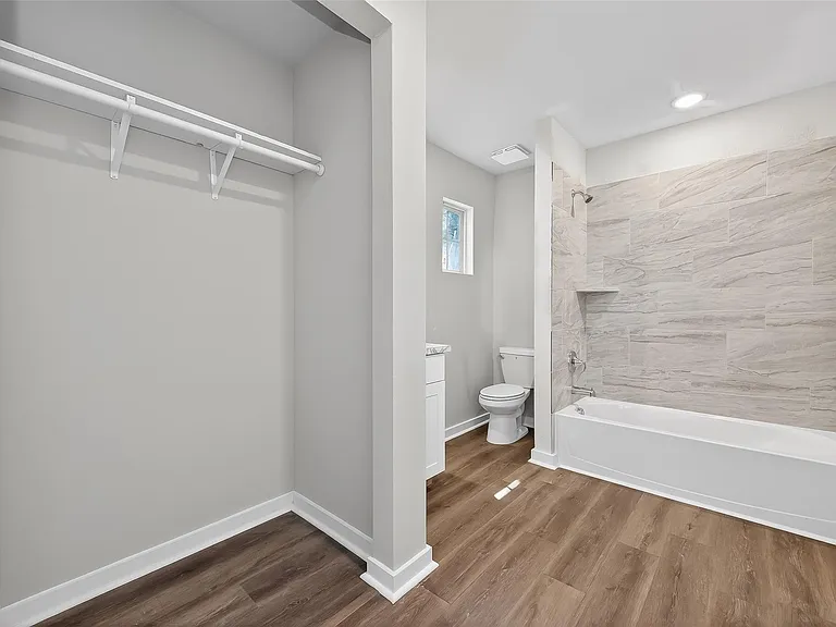 154 E Lakeview Dr — Photo 18