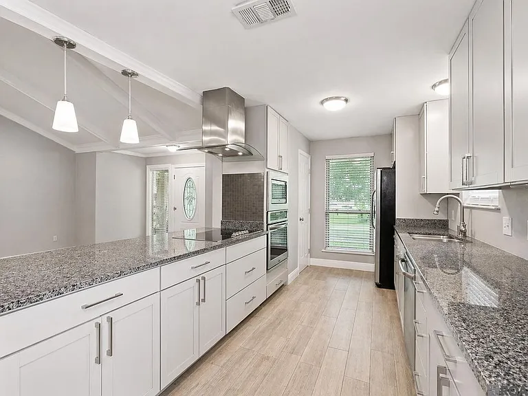 15616 Council Ave — Photo 5
