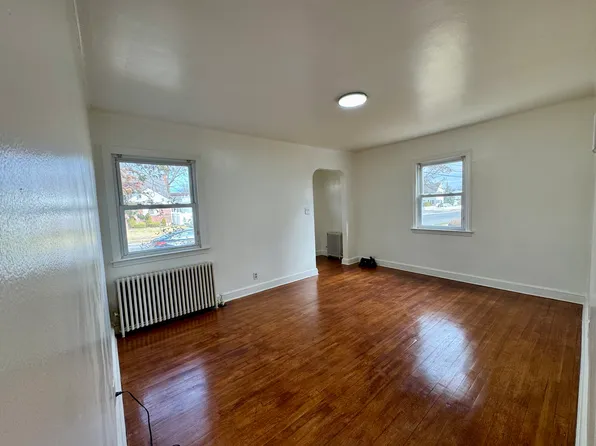 (undisclosed Address), Valley Stream, NY 11580