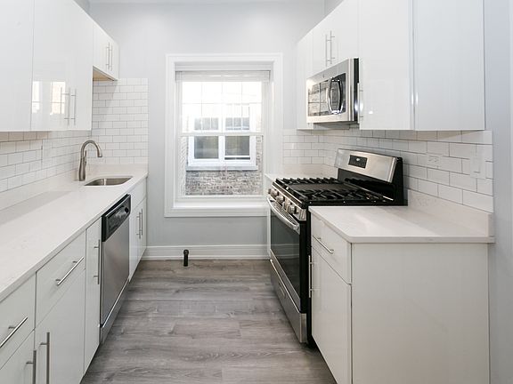 2nd image of 6045 N Winthrop Ave APT 3