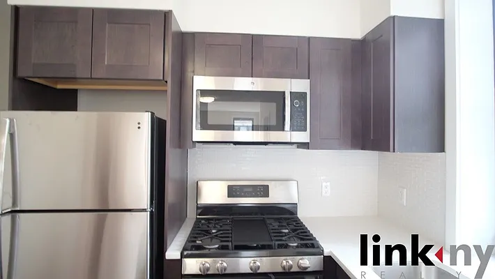 Rented by Link NY Realty | media 27