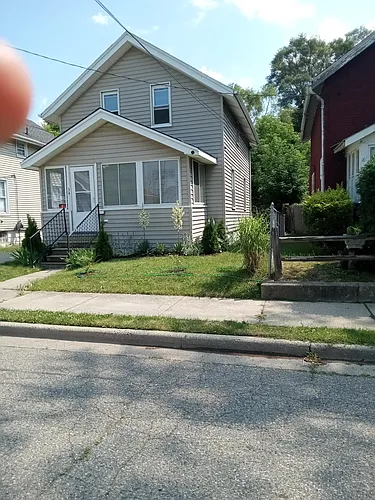34 Portage Ave Photo 1