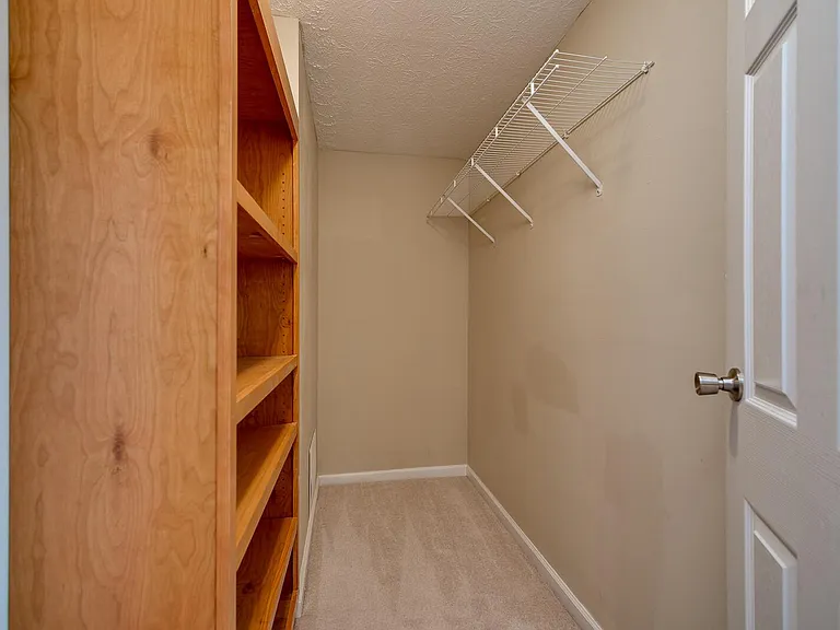 6978 Fallen Oaks Dr — Photo 19