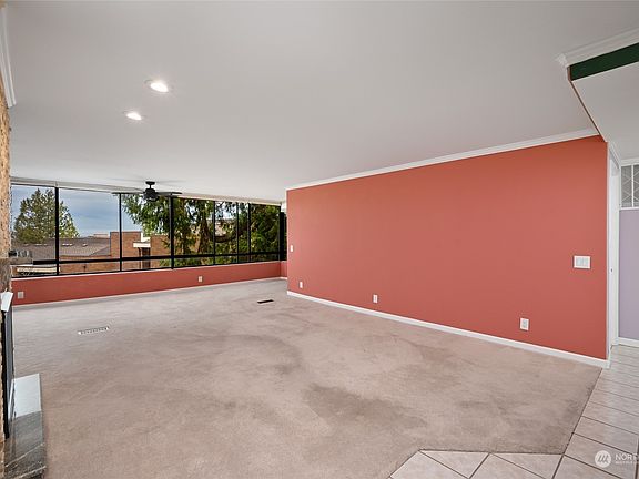 5th image of 10921 Glen Acres Drive S #C