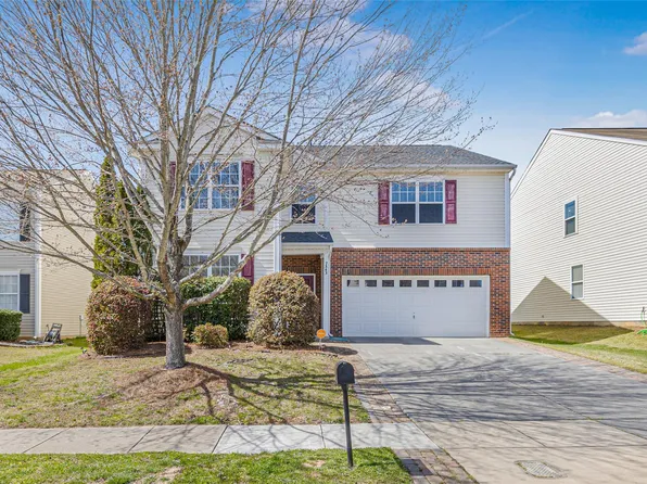 7343 Lamplighter Close Dr, Matthews, NC 28105