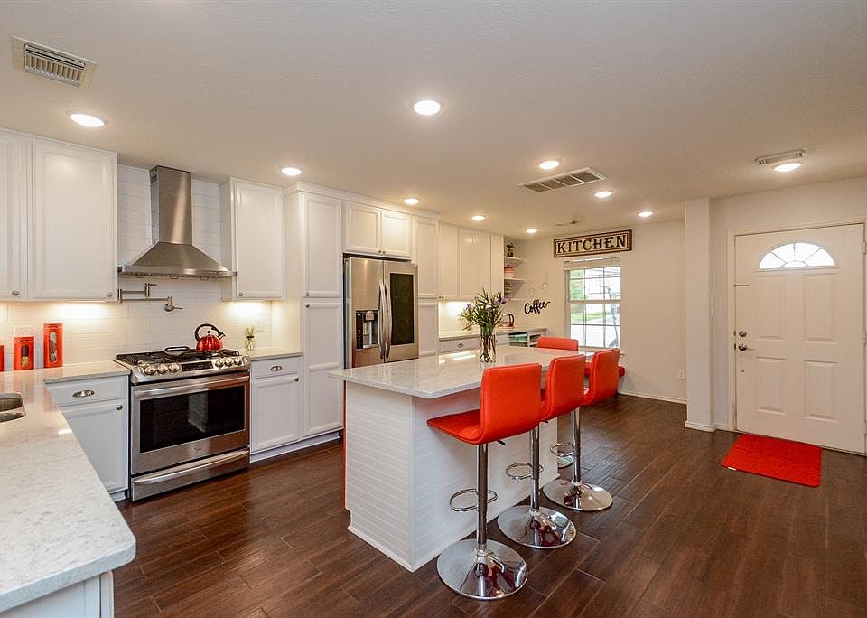 1st image of 20523 Lantern Springs Ln