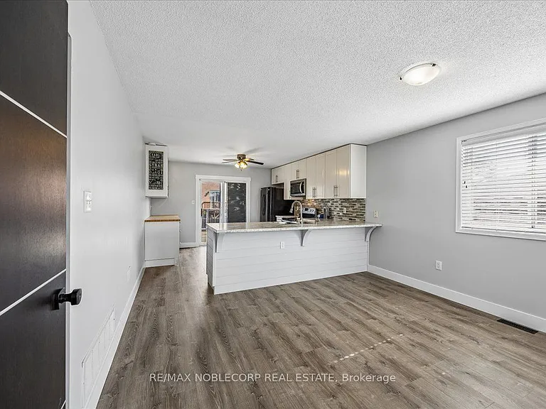 210 Dunsmore Ln #MAIN — Photo 3