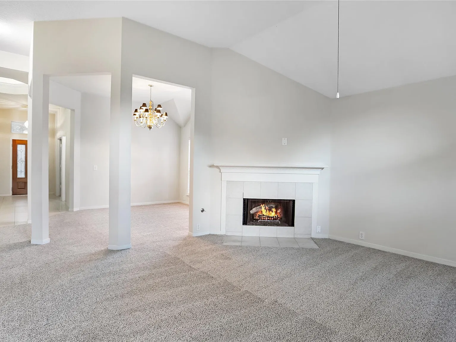 5 bed, 2.5 bath, 2268 sqft, $2,650 — Photo 2