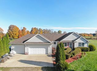 407 Larry Ln, Charlotte, MI 48813