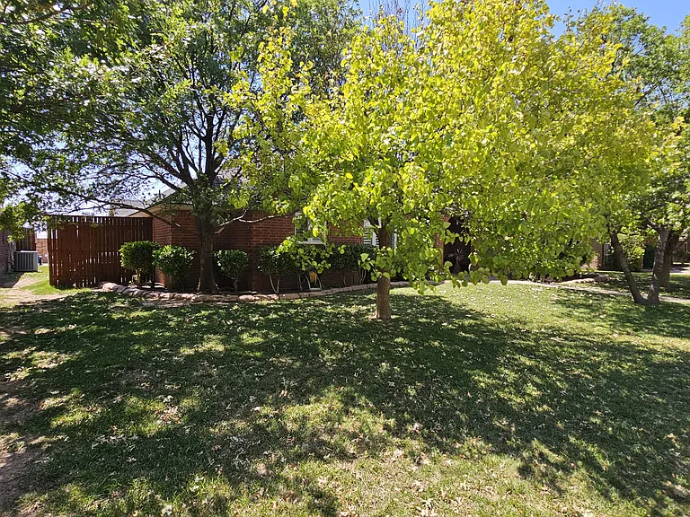 10306 York Ave — Photo 11