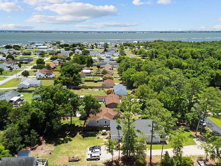 221 Salty Shores Rd — Photo 54