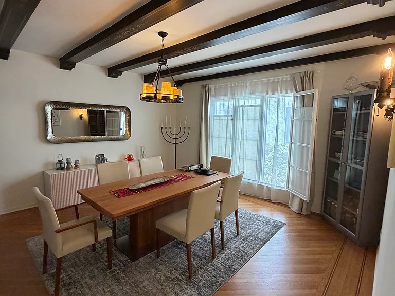 150 S Orange Dr — Photo 33