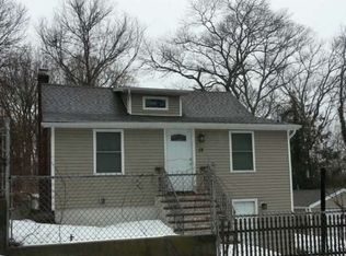 14 Shell Rd, Rocky Point, NY 11778