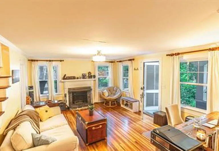 330 E Maine Ave — Photo 6