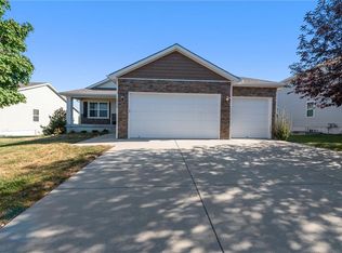 1312 SW Stanfield Rd, Lees Summit, MO 64083