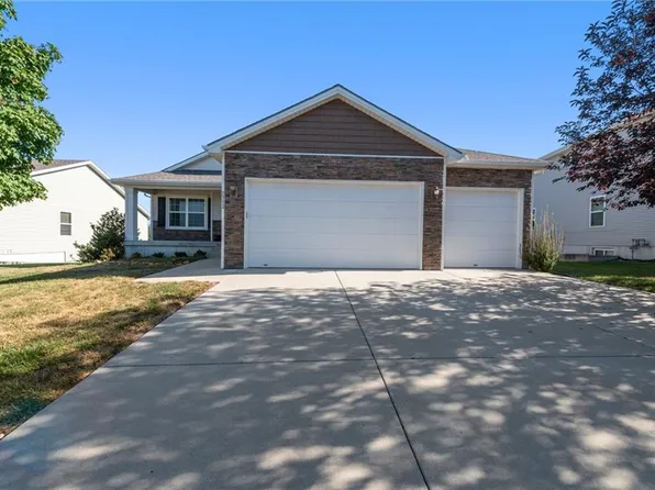 1312 SW Stanfield Rd, Lees Summit, MO 64083