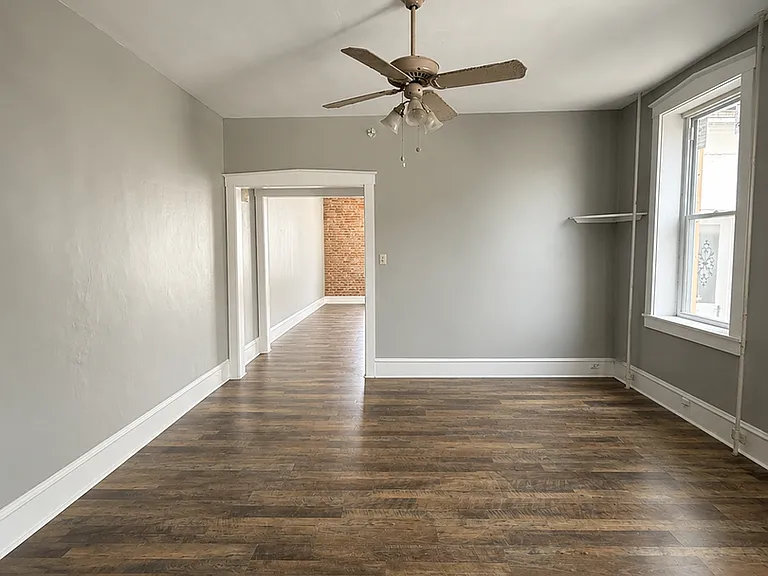 439 W High St — Photo 6