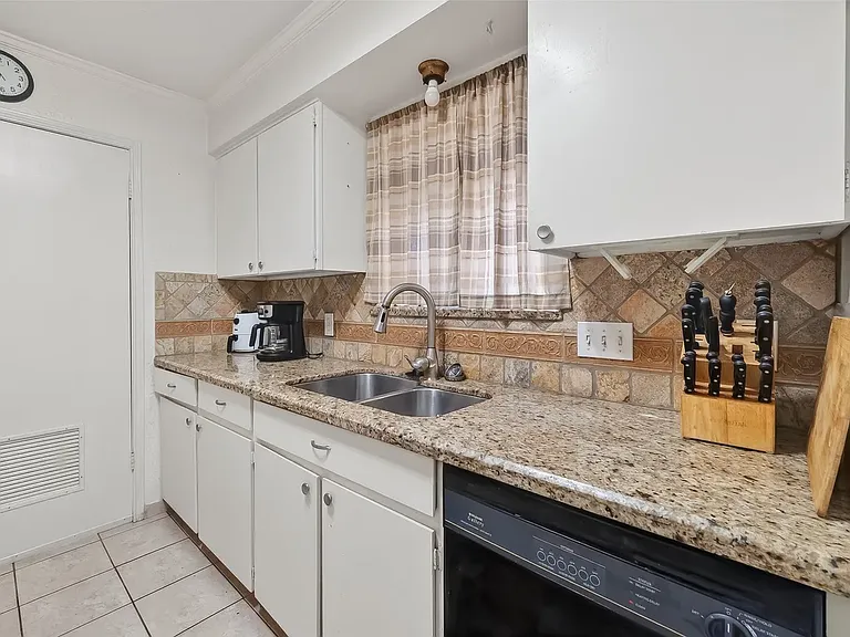 3834 Willow Spring Ln — Photo 12