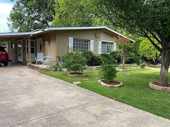 2nd image of 2101 Skylark Dr