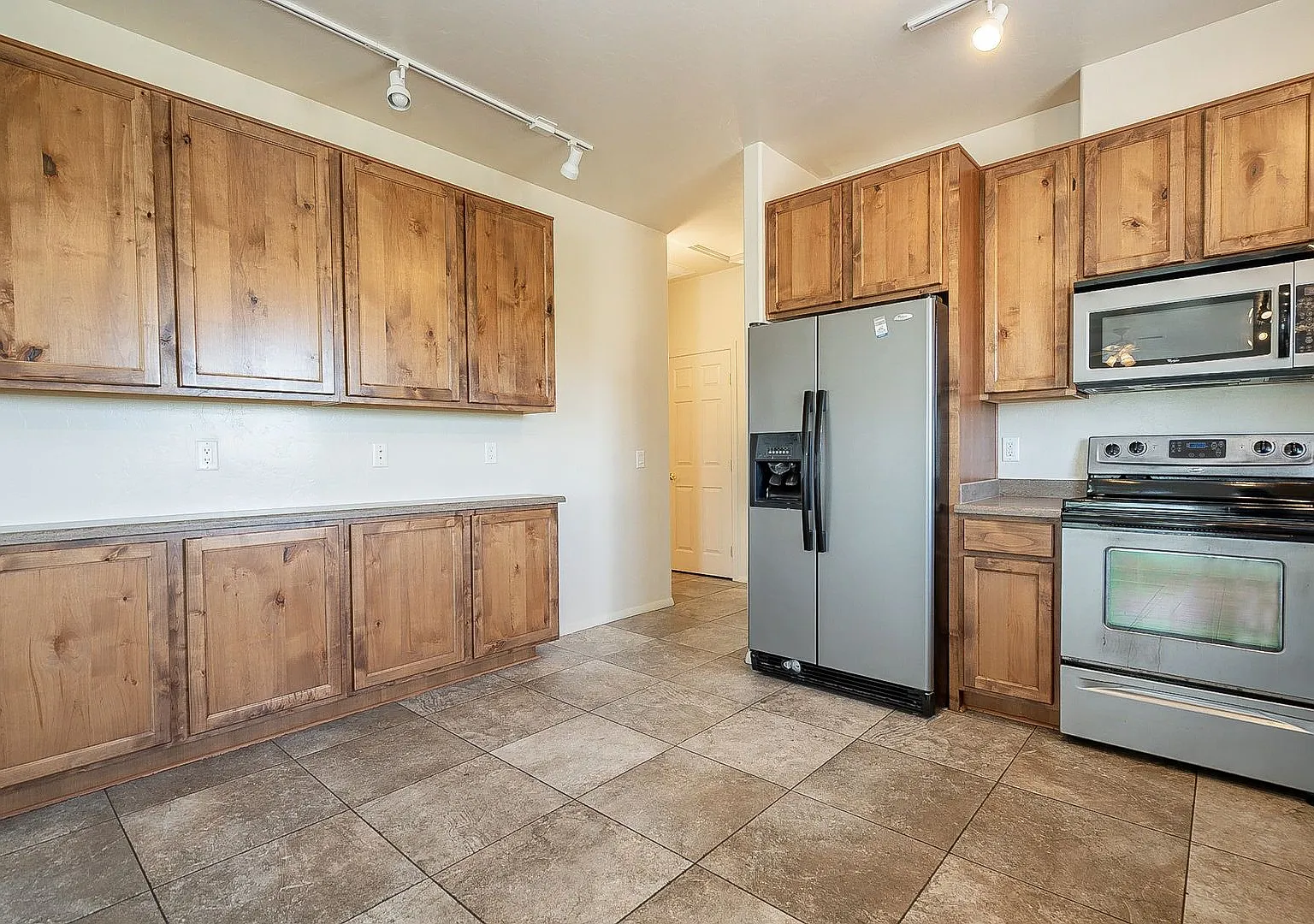 638-642 E. Lester St. - SVP — Photo 2