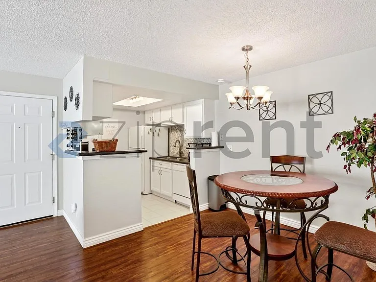 8225 Fairmount Dr — Photo 5