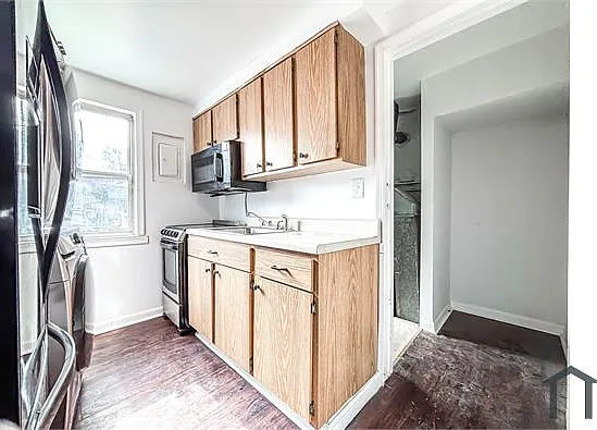 414 Avondale Rd — Photo 18