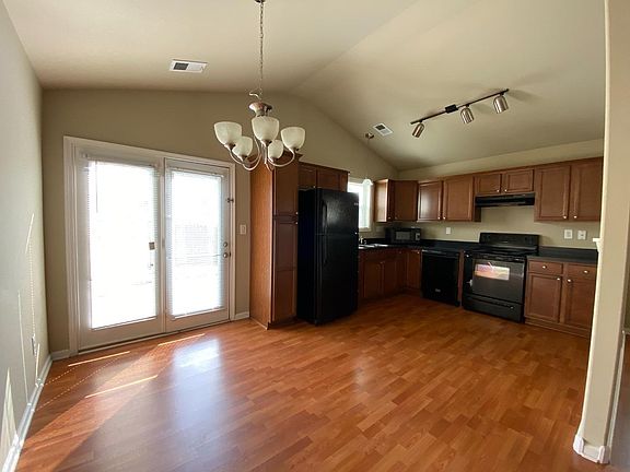 3rd image of 3209 Sweet Clover Ln