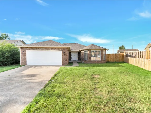 2303 W Willow St, Rogers, AR 72758