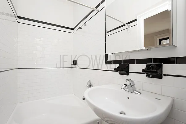 Rented by Kowalski & Co | media 8