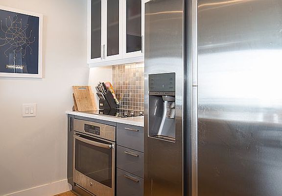 5th image of 670 Pacific St APT 404