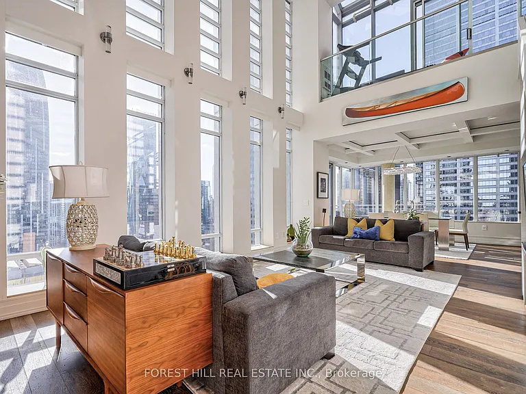 8 Colborne St #Penthouse 2701 — Photo 3