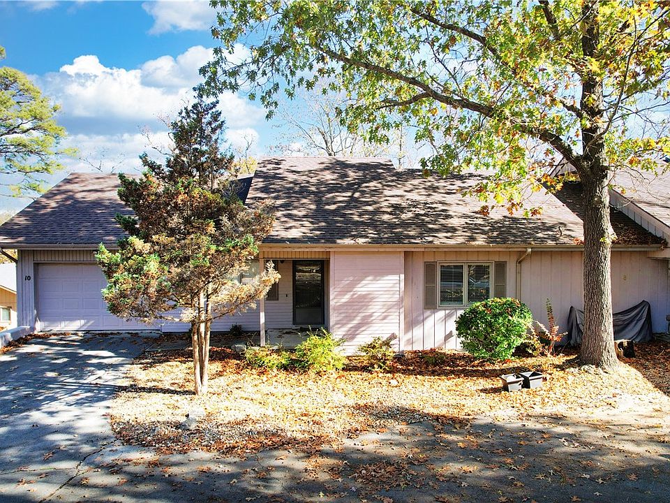 1st image of 10 Lakeside Dr