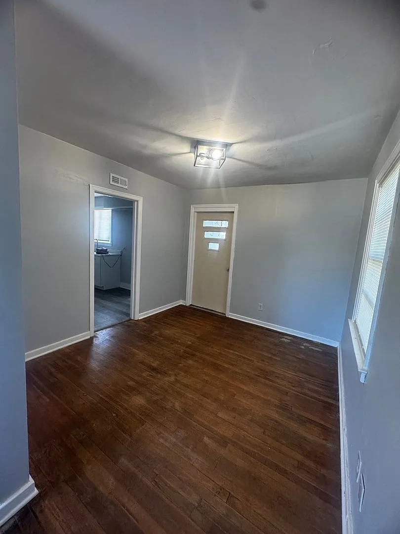 3544 Southmont Dr — Photo 2