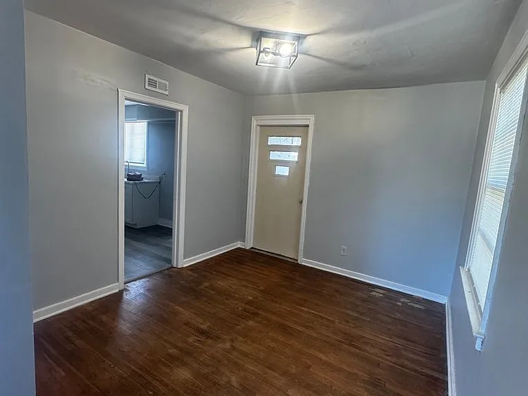3544 Southmont Dr — Photo 2