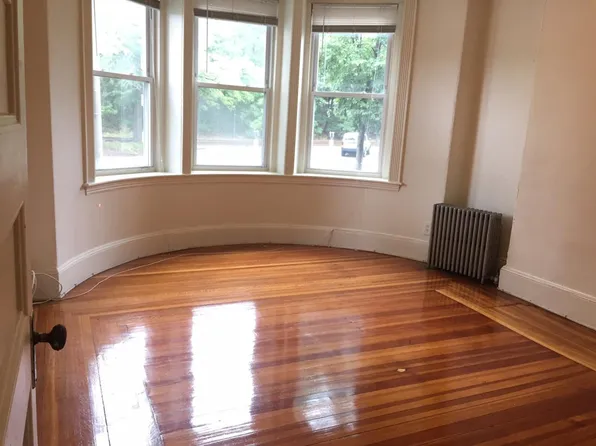 1577 Beacon St, Brookline, MA 02446