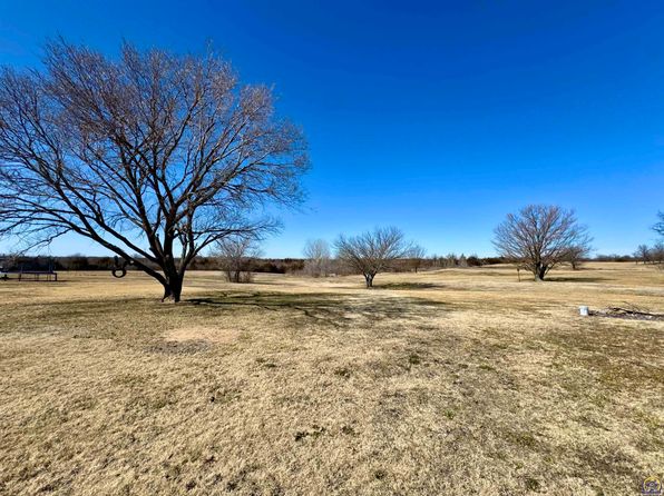 151 N 5th St, New Strawn, KS 66839